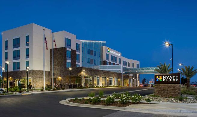 Hyatt Place Delano Exterior