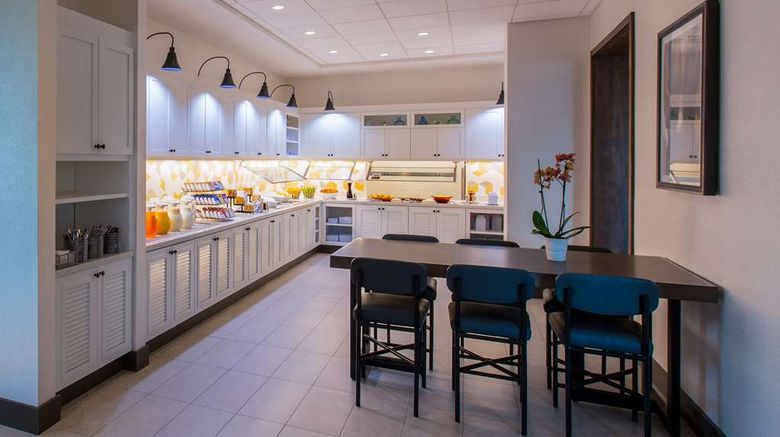 <b>Hyatt Place Delano Restaurant</b>. Images powered by <a href="https://iceportal.shijigroup.com/" title="IcePortal" target="_blank">IcePortal</a>.