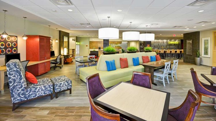 Home2 Suites by Hilton Opelika Lobby