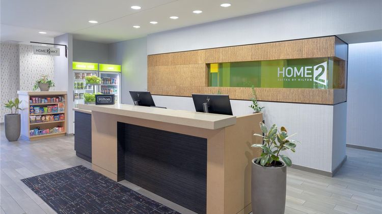 Home2 Suites by Hilton Opelika Lobby