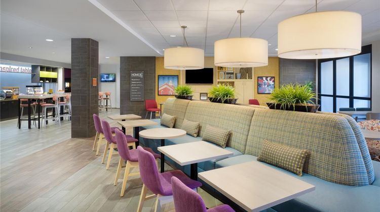 Home2 Suites by Hilton Opelika Lobby