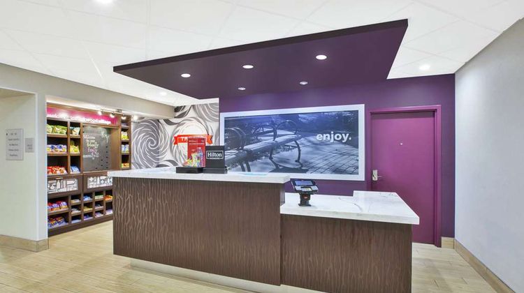 Hampton Inn/Stes Oakwood Village-CLE Lobby