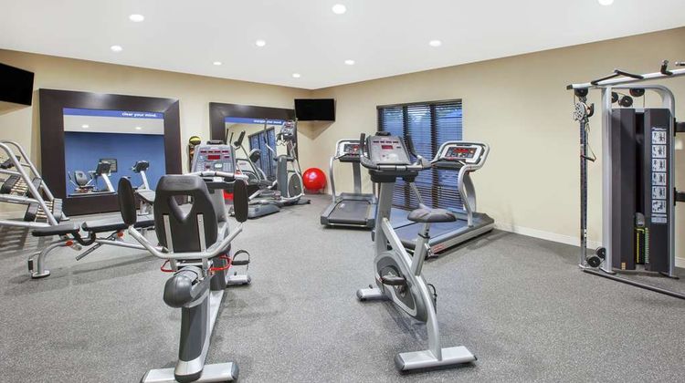 Hampton Inn/Stes Oakwood Village-CLE Health