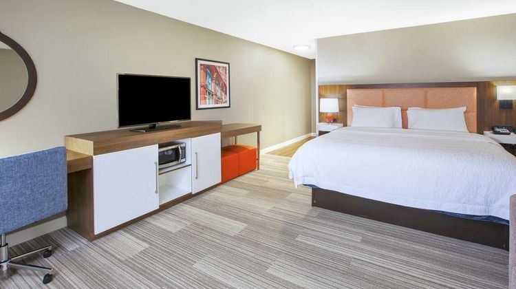 Hampton Inn/Stes Oakwood Village-CLE Room