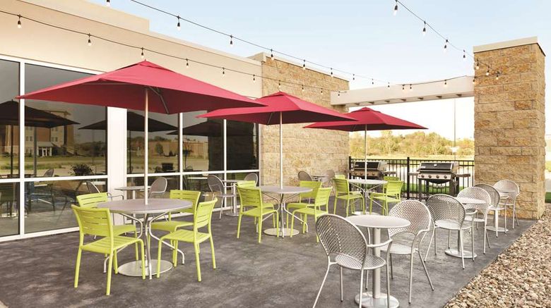 <b>Home2 Suites by Hilton Coralville Exterior</b>. Images powered by <a href="https://iceportal.shijigroup.com/" title="IcePortal" target="_blank">IcePortal</a>.