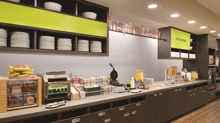 Home2 Suites by Hilton Coralville Restaurant