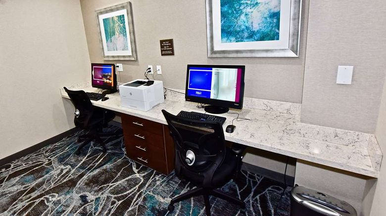 <b>Hampton Inn by Hilton Kirksville Lobby</b>. Images powered by <a href="https://iceportal.shijigroup.com/" title="IcePortal" target="_blank">IcePortal</a>.