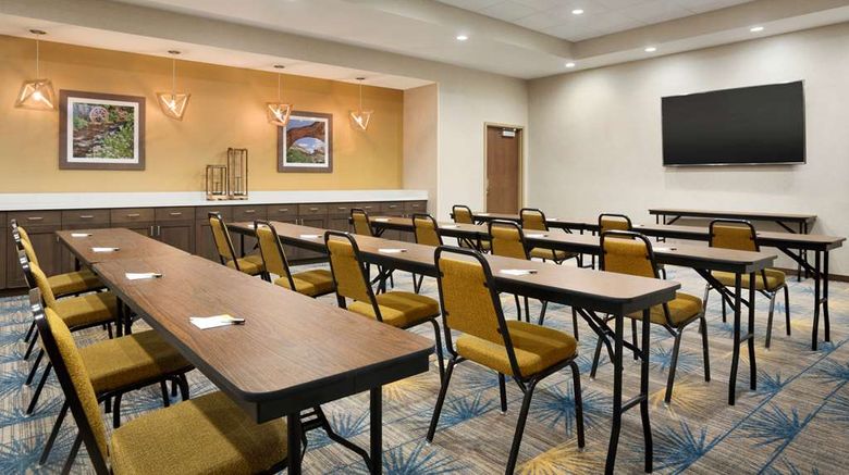 <b>Hampton Inn Salt Lake City Cottonwood Meeting</b>. Images powered by <a href="https://iceportal.shijigroup.com/" title="IcePortal" target="_blank">IcePortal</a>.