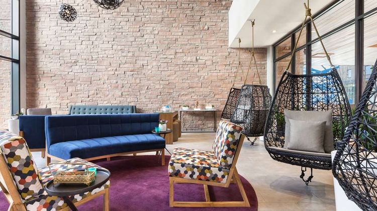 Hilton Garden Inn Boulder Lobby