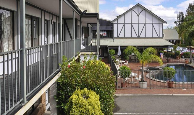 Ibis Styles Adelaide Manor Exterior