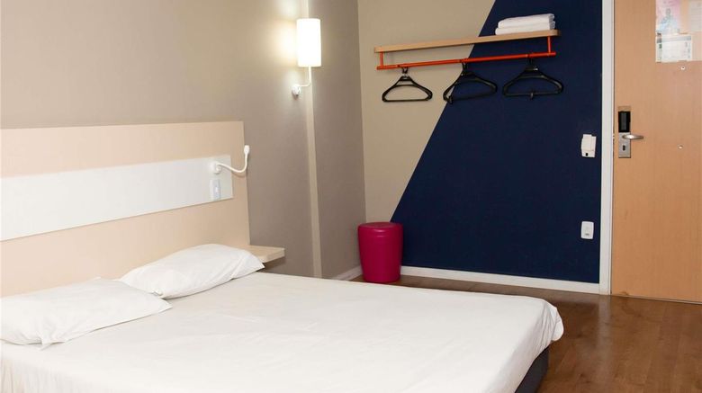<b>Ibis Budget Manhuacu Room</b>. Images powered by <a href="https://iceportal.shijigroup.com/" title="IcePortal" target="_blank">IcePortal</a>.