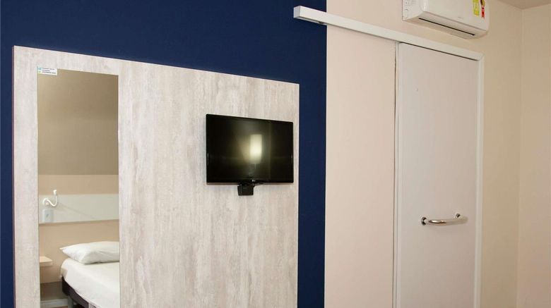 <b>Ibis Budget Manhuacu Room</b>. Images powered by <a href="https://iceportal.shijigroup.com/" title="IcePortal" target="_blank">IcePortal</a>.