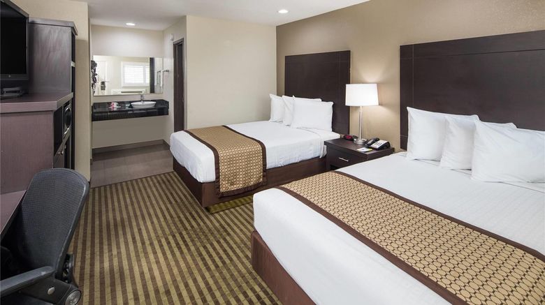 <b>Days Inn Super Star Inn & Suites Room</b>. Images powered by <a href="https://iceportal.shijigroup.com/" title="IcePortal" target="_blank">IcePortal</a>.