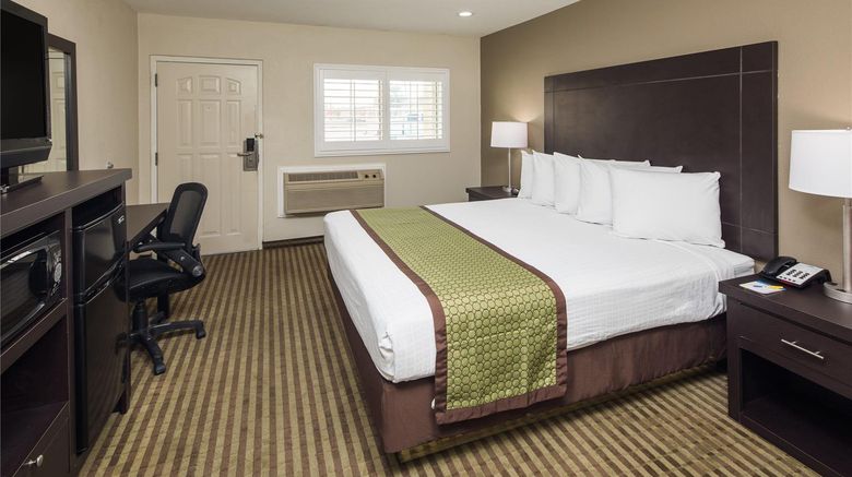<b>Days Inn Super Star Inn & Suites Room</b>. Images powered by <a href="https://iceportal.shijigroup.com/" title="IcePortal" target="_blank">IcePortal</a>.