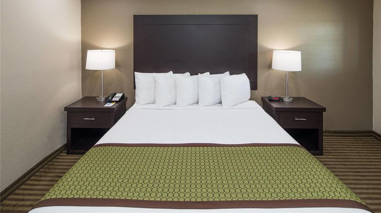 <b>Days Inn Super Star Inn & Suites Room</b>. Images powered by <a href="https://iceportal.shijigroup.com/" title="IcePortal" target="_blank">IcePortal</a>.