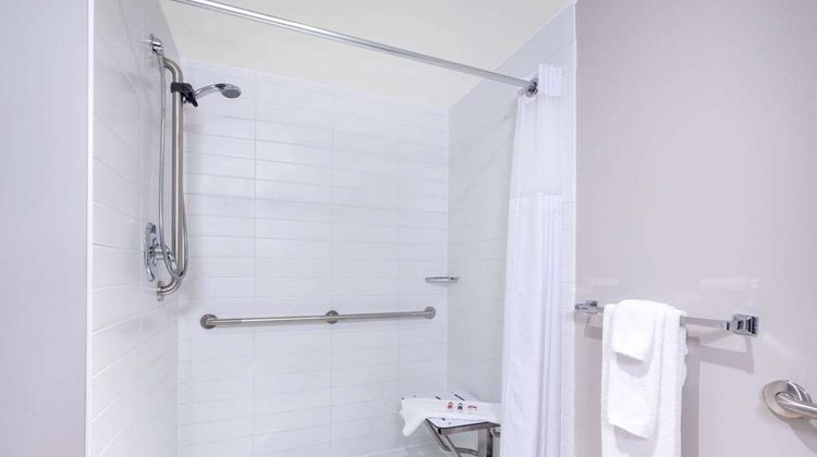 Microtel Inn & Suites Fort McMurray Room