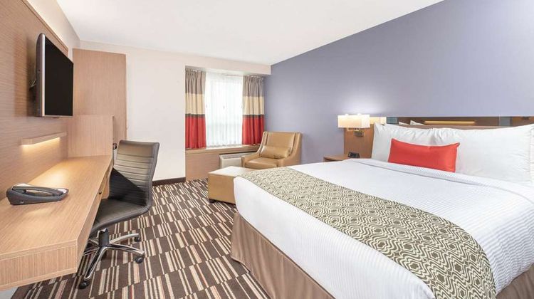 Microtel Inn & Suites Fort McMurray Room