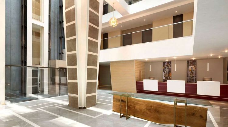 Ramada Constanta Lobby