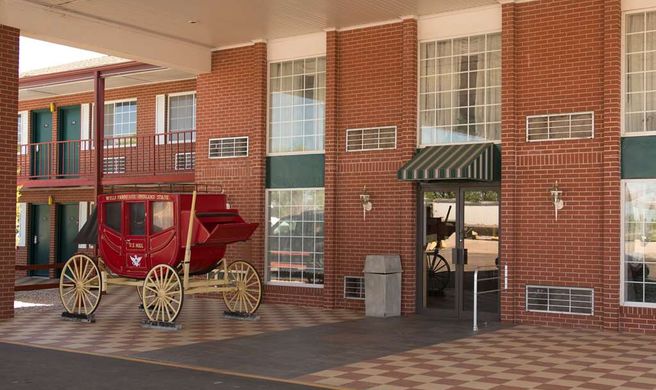 Travelodge Ogallala Exterior