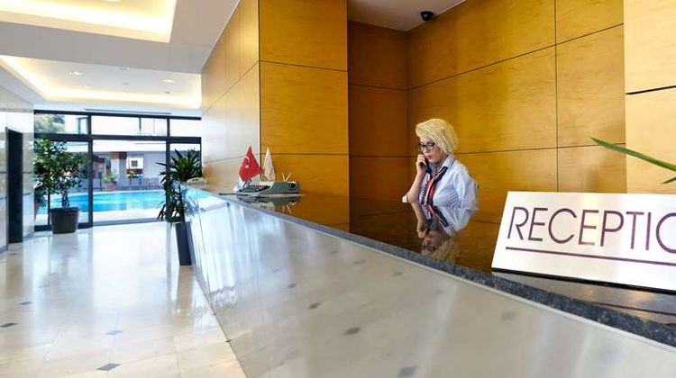 Ayvalik Cinar Hotel Lobby