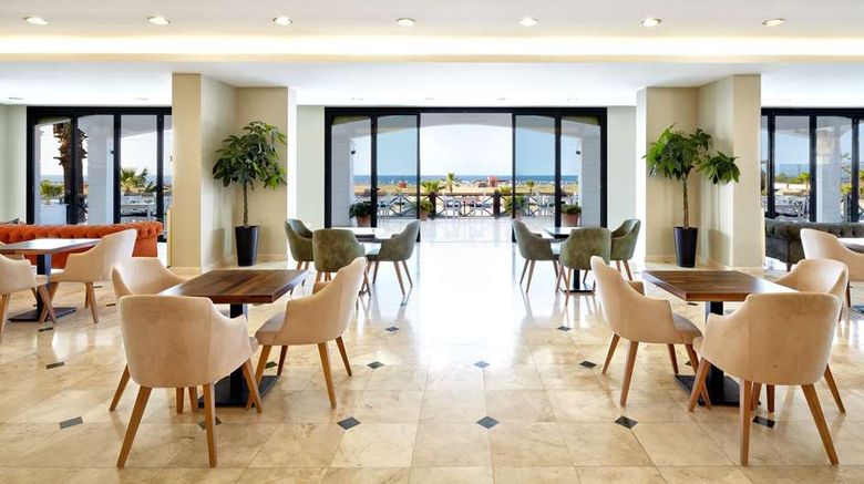 <b>Ayvalik Cinar Hotel Restaurant</b>. Images powered by <a href="https://iceportal.shijigroup.com/" title="IcePortal" target="_blank">IcePortal</a>.