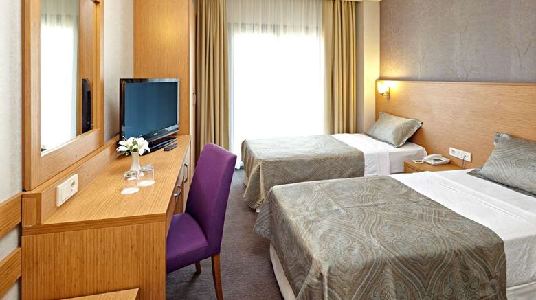 <b>Ayvalik Cinar Hotel Room</b>. Images powered by <a href="https://iceportal.shijigroup.com/" title="IcePortal" target="_blank">IcePortal</a>.