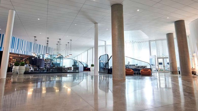 <b>Universal's Aventura Hotel Lobby</b>. Images powered by <a href="https://iceportal.shijigroup.com/" title="IcePortal" target="_blank">IcePortal</a>.