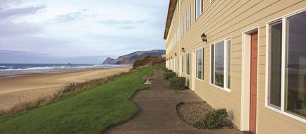 Chinook Winds Casino Resort Exterior