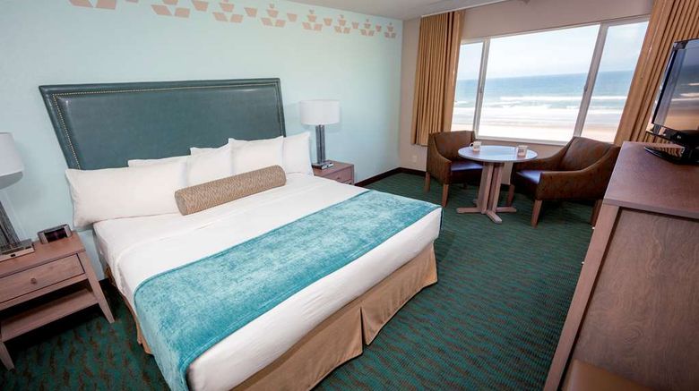 <b>Chinook Winds Casino Resort Room</b>. Images powered by <a href="https://iceportal.shijigroup.com/" title="IcePortal" target="_blank">IcePortal</a>.