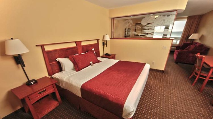 Chinook Winds Casino Resort Suite