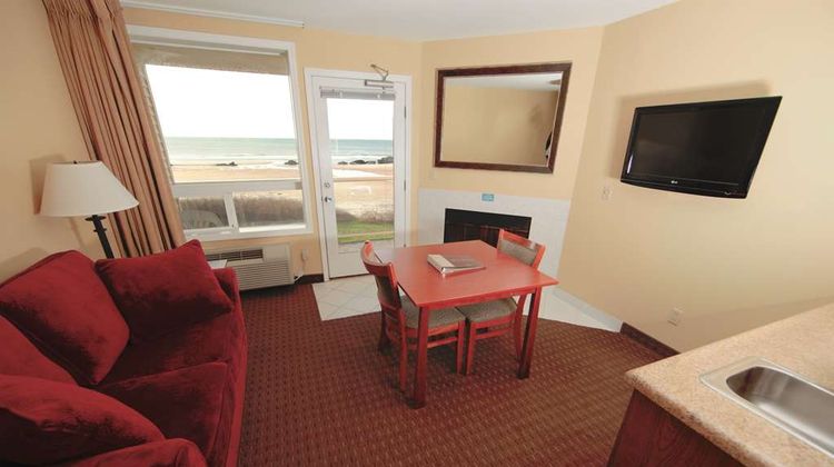 Chinook Winds Casino Resort Suite