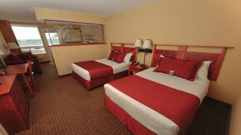 <b>Chinook Winds Casino Resort Suite</b>. Images powered by <a href="https://iceportal.shijigroup.com/" title="IcePortal" target="_blank">IcePortal</a>.