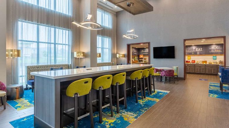 <b>Hampton Inn & Suites SW, Sioux Falls Restaurant</b>. Images powered by <a href="https://iceportal.shijigroup.com/" title="IcePortal" target="_blank">IcePortal</a>.