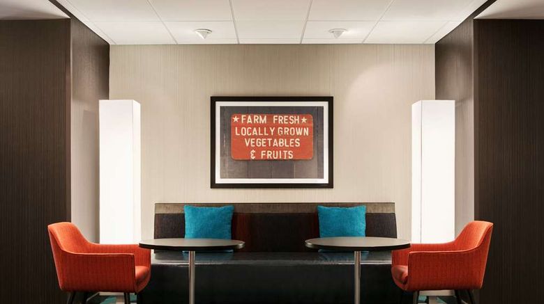 <b>Hampton Inn Kernersville Lobby</b>. Images powered by <a href="https://iceportal.shijigroup.com/" title="IcePortal" target="_blank">IcePortal</a>.