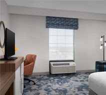 Hampton Inn Kernersville Room
