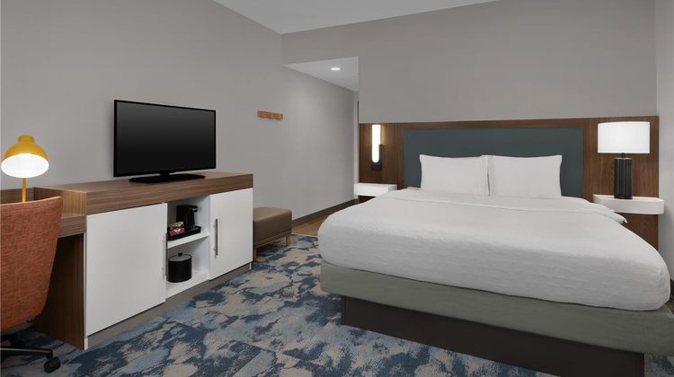 Hampton Inn Kernersville Room