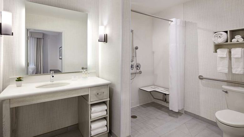<b>Homewood Suites Long Beach Airport Room</b>. Images powered by <a href="https://iceportal.shijigroup.com/" title="IcePortal" target="_blank">IcePortal</a>.