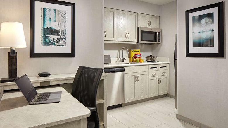 <b>Homewood Suites Long Beach Airport Room</b>. Images powered by <a href="https://iceportal.shijigroup.com/" title="IcePortal" target="_blank">IcePortal</a>.