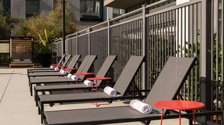 Homewood Suites Long Beach Airport Pool