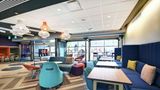 Tru By Hilton Portland Airport Area Lobby