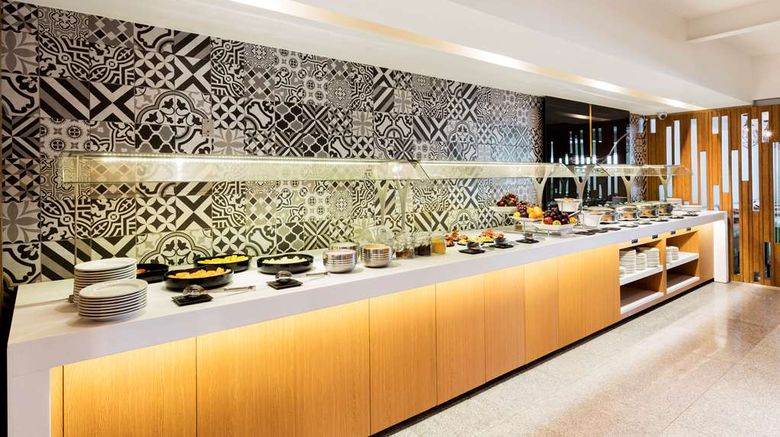 <b>Hilton Garden Inn Mexico City Santa Fe Restaurant</b>. Images powered by <a href="https://iceportal.shijigroup.com/" title="IcePortal" target="_blank">IcePortal</a>.