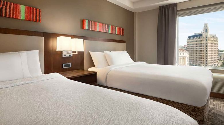 <b>Hilton Garden Inn San Antonio Downtown Room</b>. Images powered by <a href="https://iceportal.shijigroup.com/" title="IcePortal" target="_blank">IcePortal</a>.