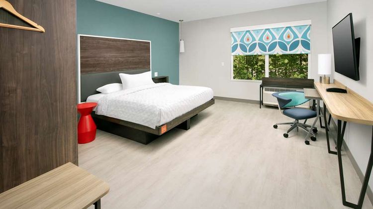Tru by Hilton Tallahassee Central Room