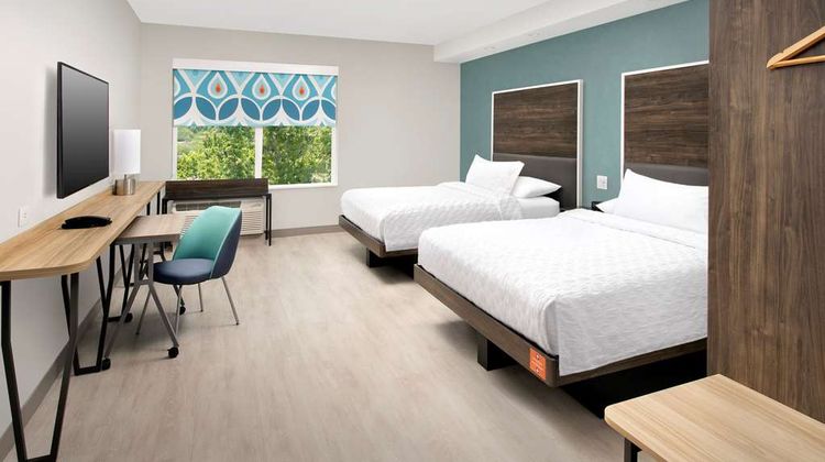 Tru by Hilton Tallahassee Central Room