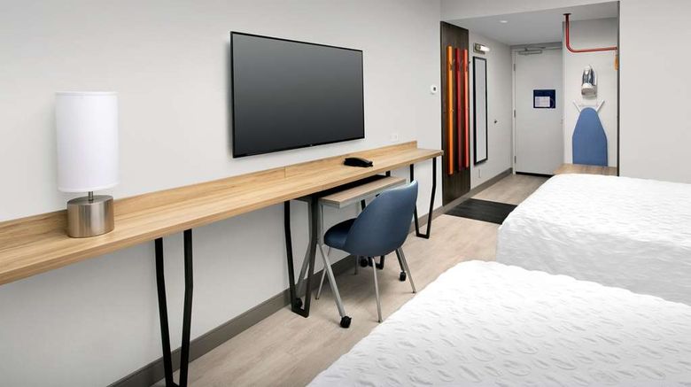 <b>Tru by Hilton Tallahassee Central Room</b>. Images powered by <a href="https://iceportal.shijigroup.com/" title="IcePortal" target="_blank">IcePortal</a>.