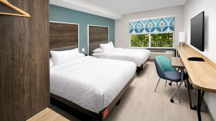 Tru by Hilton Tallahassee Central Room
