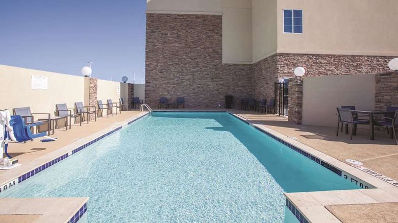 <b>La Quinta Inn & Suites Kingsville Pool</b>. Images powered by <a href="https://iceportal.shijigroup.com/" title="IcePortal" target="_blank">IcePortal</a>.