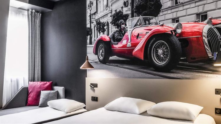 Ibis Le Mans Centre Gare Nord Room