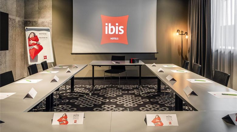 <b>Ibis Le Mans Centre Gare Nord Meeting</b>. Images powered by <a href="https://iceportal.shijigroup.com/" title="IcePortal" target="_blank">IcePortal</a>.
