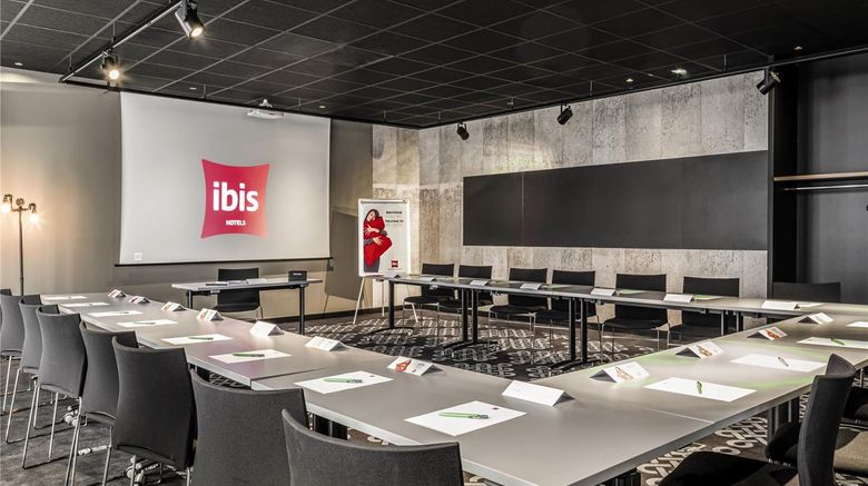 <b>Ibis Le Mans Centre Gare Nord Meeting</b>. Images powered by <a href="https://iceportal.shijigroup.com/" title="IcePortal" target="_blank">IcePortal</a>.